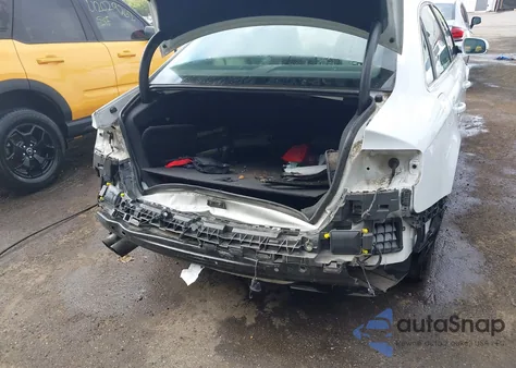 2015 Audi A4 2.0T Premium из США, поврежденный, VIN WAUFFAFL3FN018131